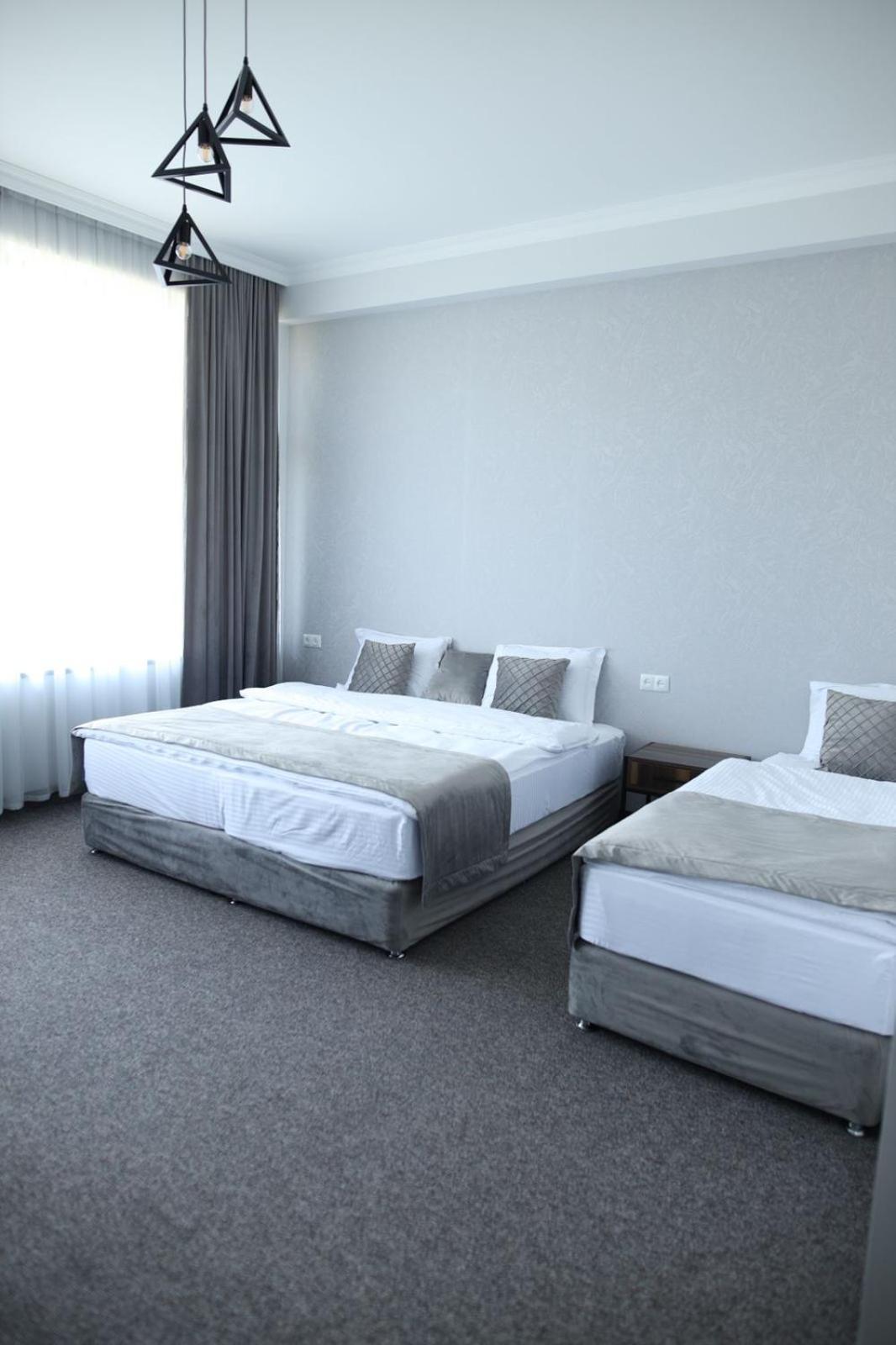 Bmg Hotel By Grigoryans Group Goris Exteriör bild