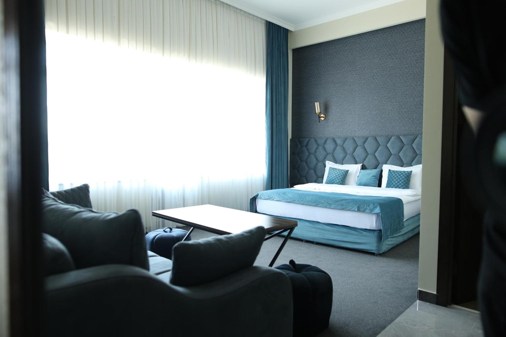 Bmg Hotel By Grigoryans Group Goris Exteriör bild