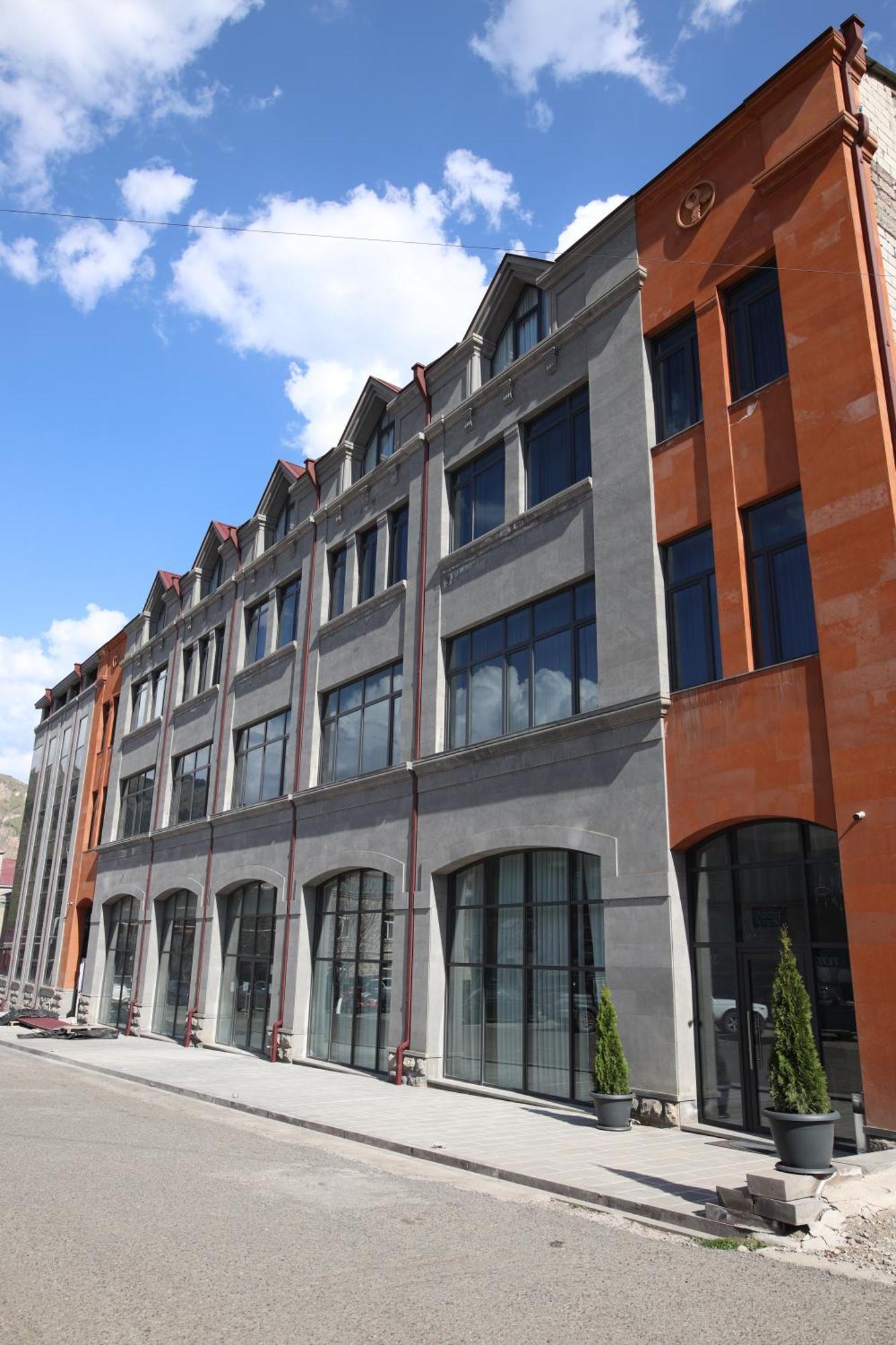 Bmg Hotel By Grigoryans Group Goris Exteriör bild