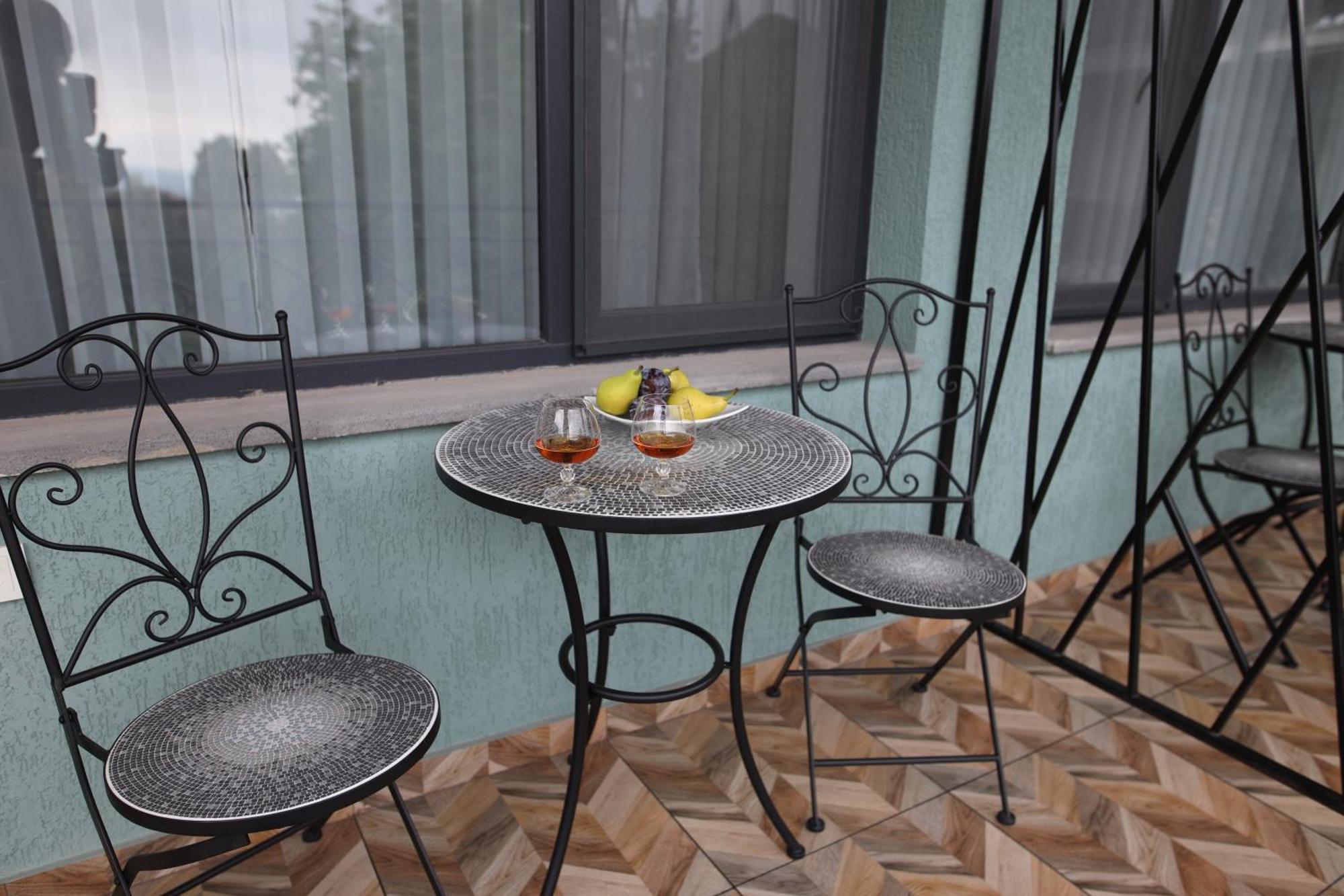 Bmg Hotel By Grigoryans Group Goris Exteriör bild